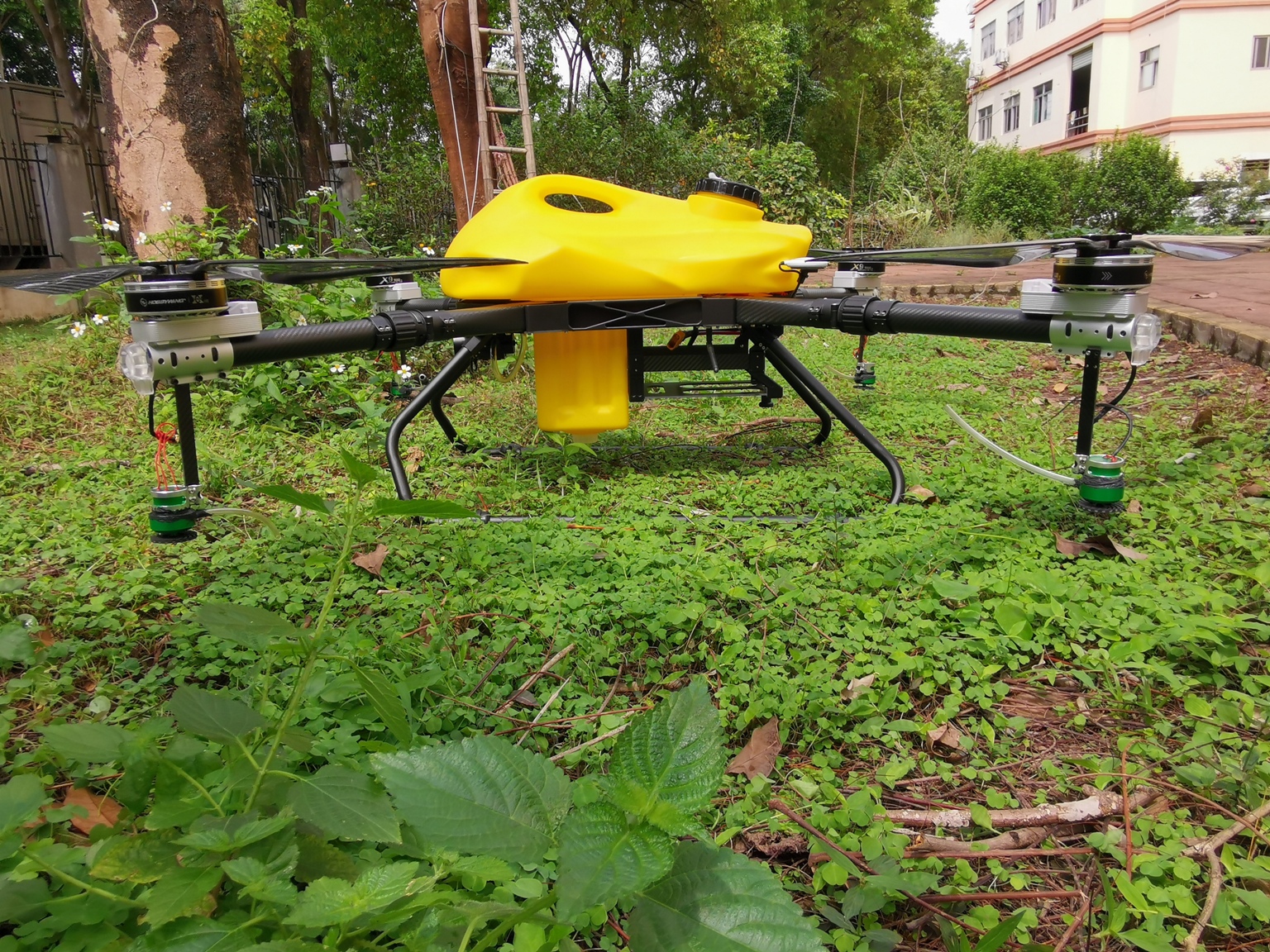  44斤合作社流转田果树打药农业无人机A44d